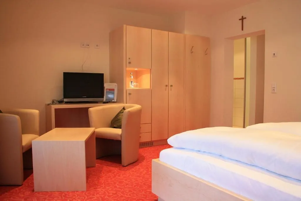 Landhotel Geyer Kipfenberg 4*,